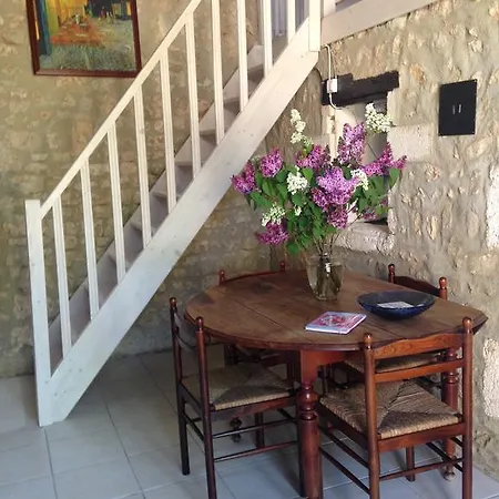 Gites Les Lignons Champniers  Room photo